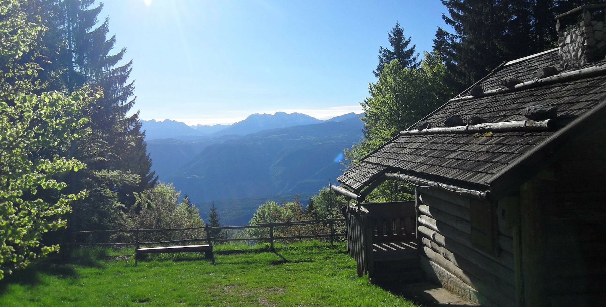 rifugio mezzavia Halbweghütte estate.jpg